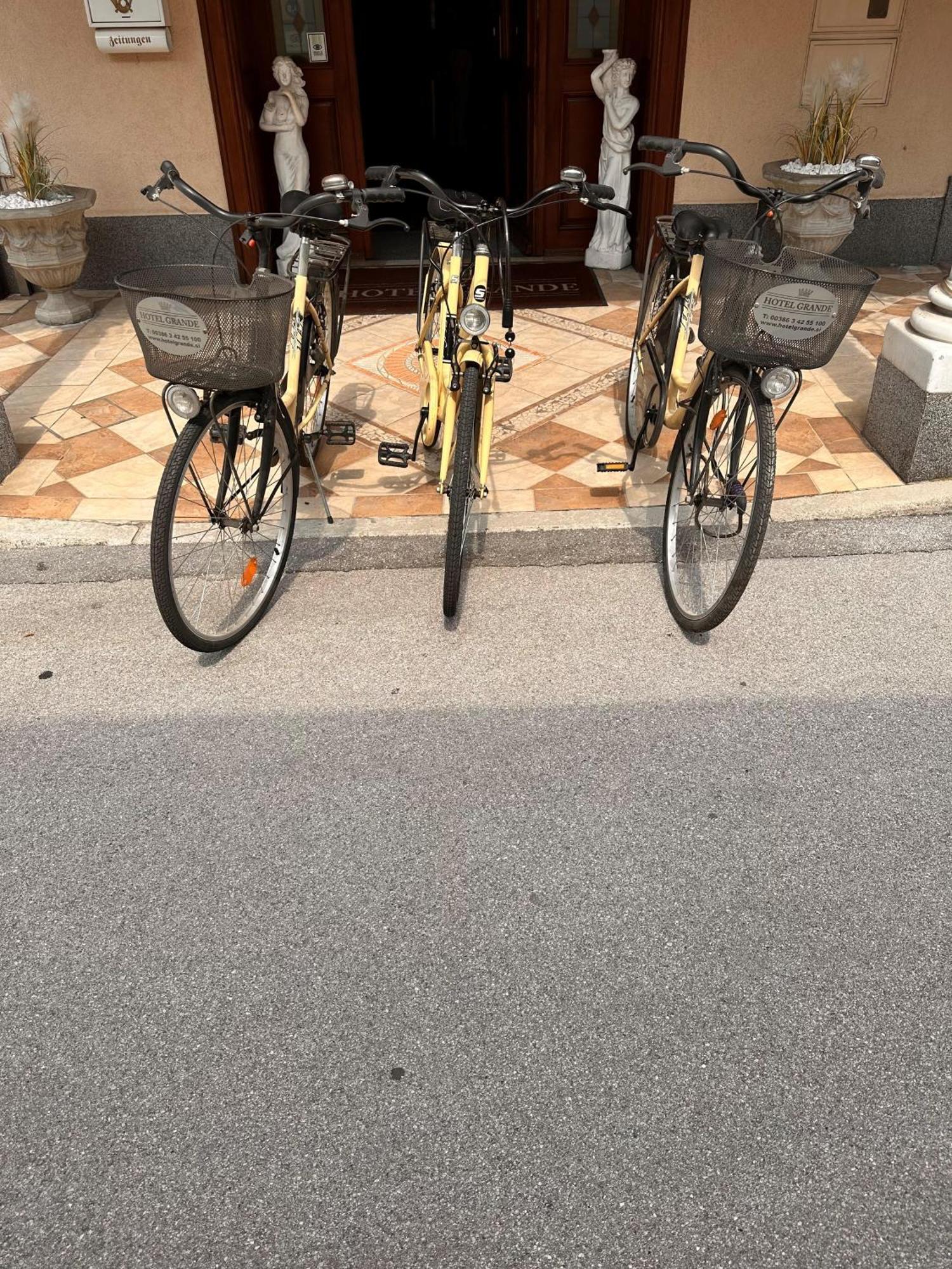格兰德酒店 采列 外观 照片